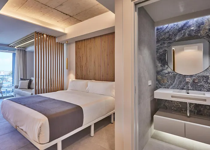 Silken Atlantis Suites - Holiday Homes